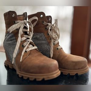 Sorel women's Lexie Wedge Suede mid calf lace up boot size 8.5